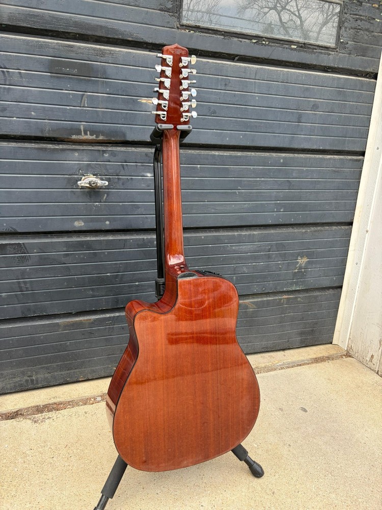Takamine EG-335C