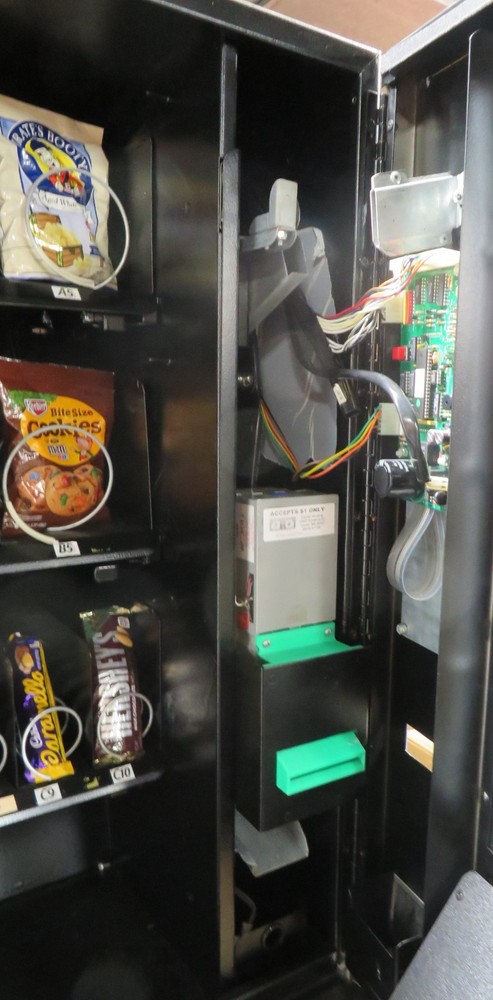 Seaga Countertop Snack/Candy Vending Machine