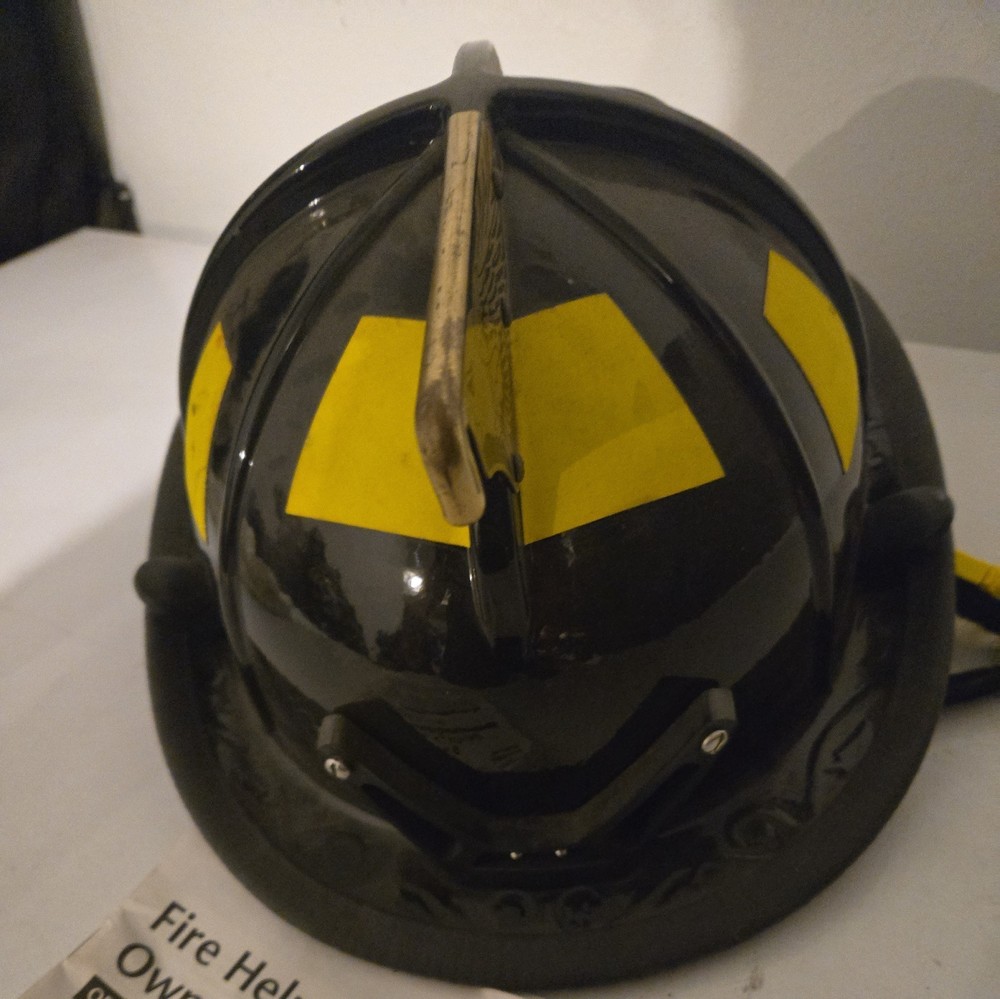 2005 Cairns & Brother Std 1010 Black Firefighter Helmet & Shield, Eagle & Strap