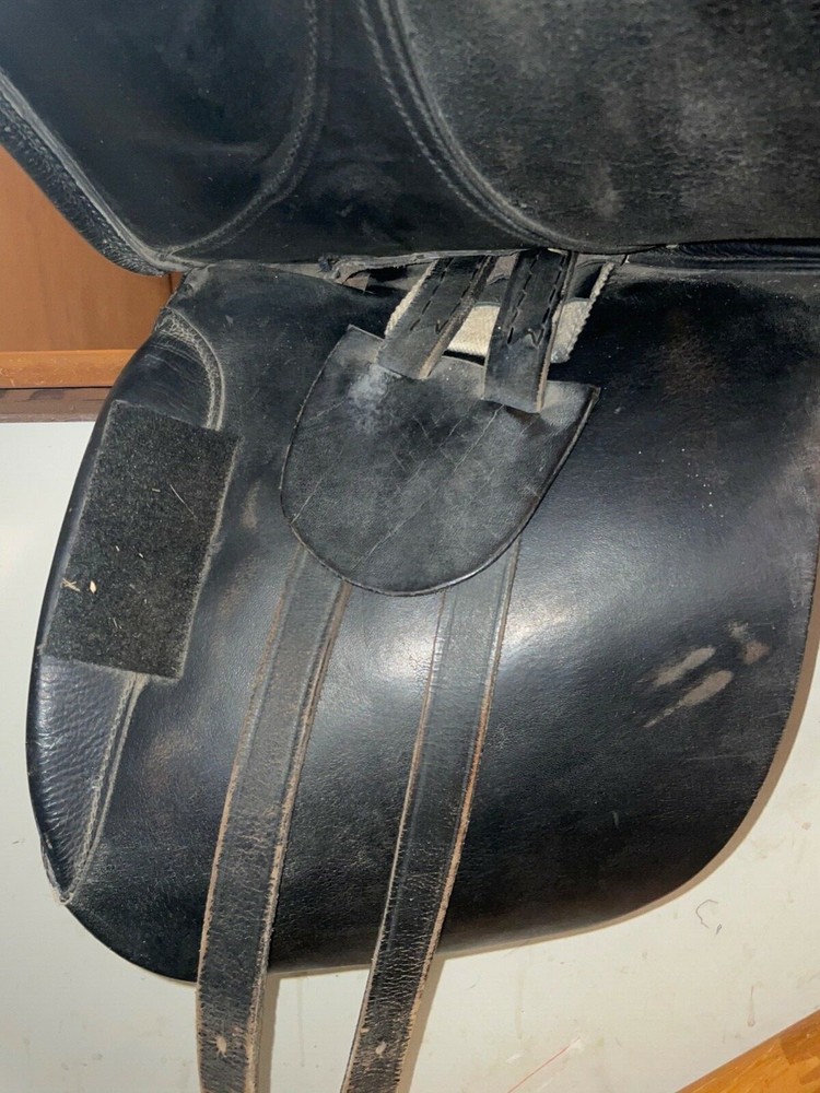 16” dressage saddle - black leather 