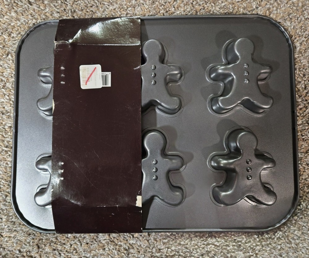 Chicago Metallic The Baking Experts Gingerbread Man Pan