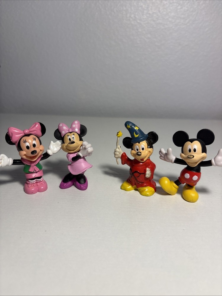 Walt Disney Mickey & Minnie Mouse 2” Figures