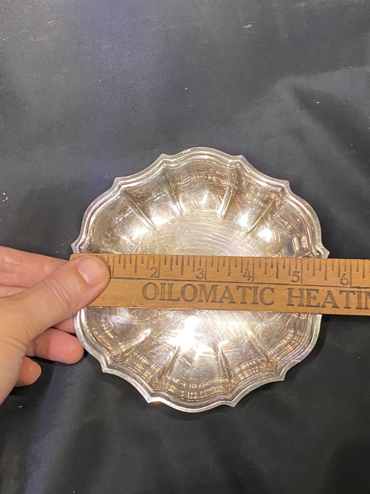 VINTAGE CHIPPENDALE SILVERPLATED TRINKET DISH 5.5”
