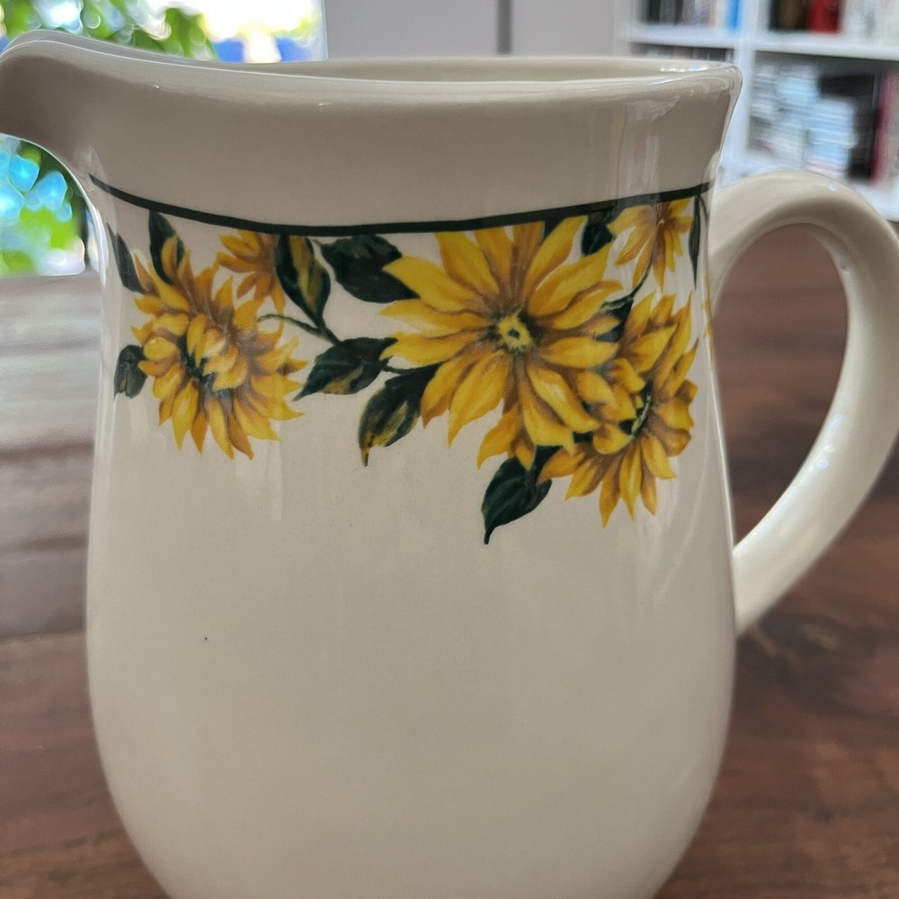 Thomson Pottery Sunflower 64 oz Pitcher