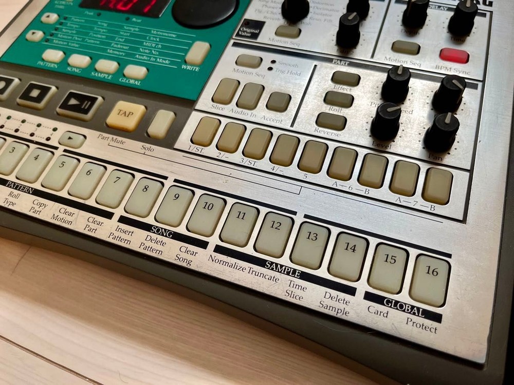 KORG ELECTRIBE ES-1 Sampler Groovebox Synth with Power Adapter SmartMedia