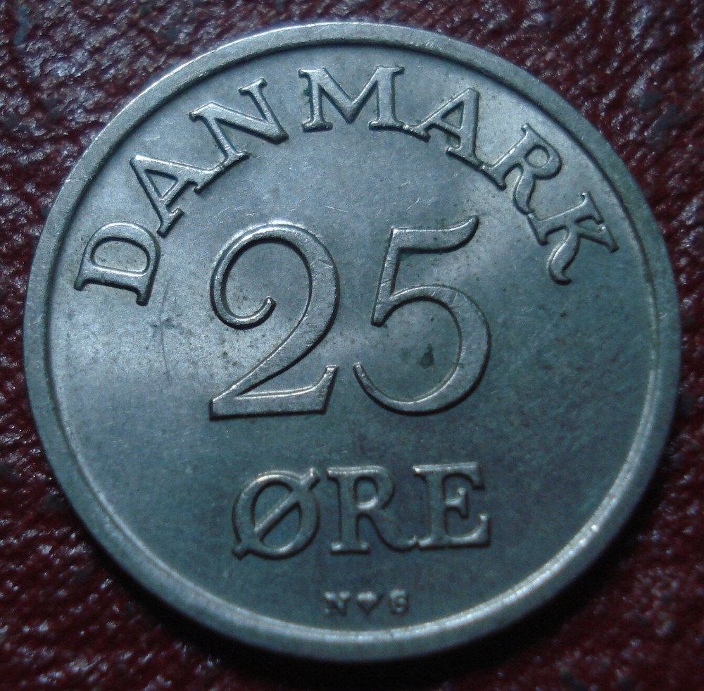 1949 DENMARK 25 ORE IN AU CONDITION