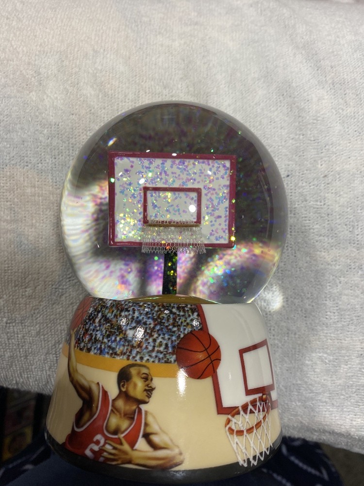 Basketball Water Globe