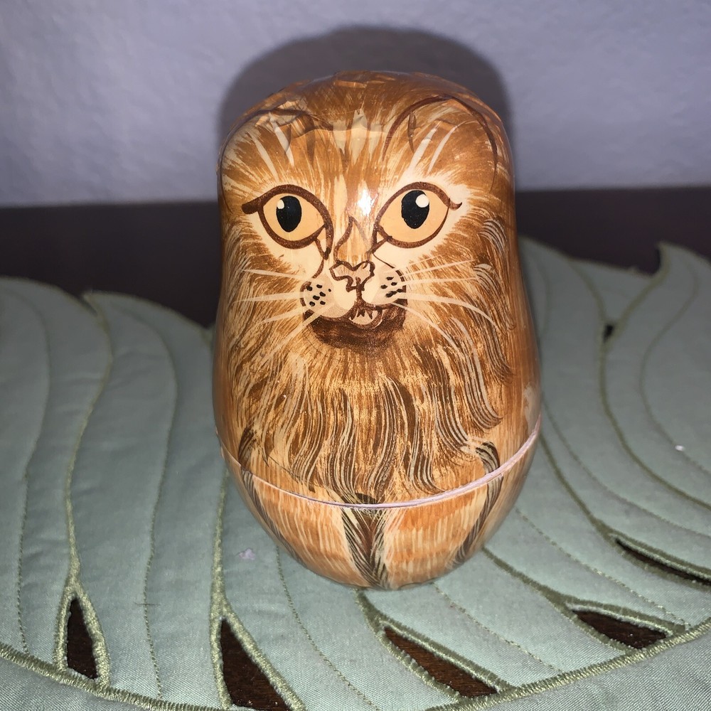 AUTHENTIC MODELS Oriental Stacking 5 Cats Read