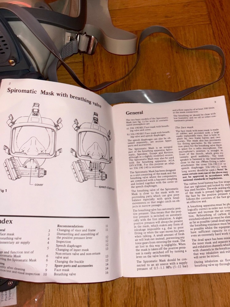 Interspiro spiromatic mask with breathing valve
