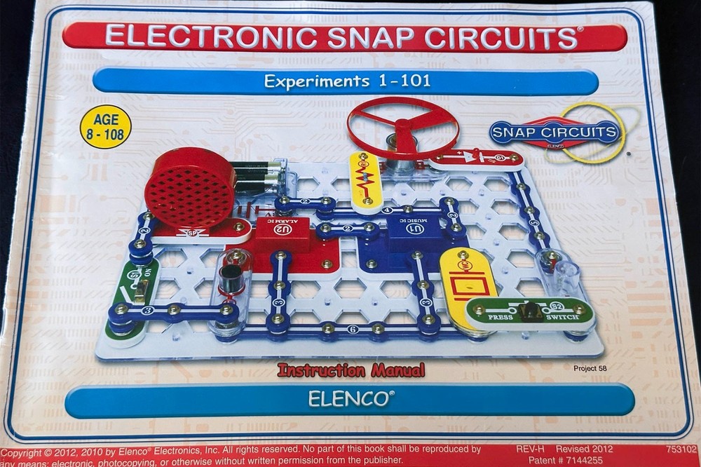 Snap Circuits Jr. SC-100 Electronics Exploration Kit COMPLETE