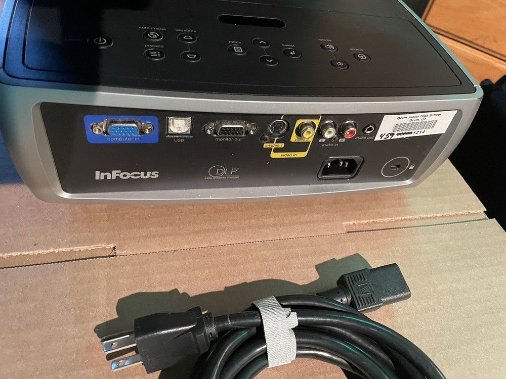 InFocus Projector Needs Lamp