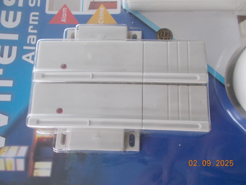 NOS Sealed in Package Indoor Wireless Simple Alarm System