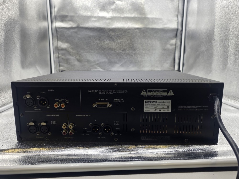 TASCAM DA-40 PROFESSIONAL RACKMOUNT DAT RECORDER Does Not Power On
