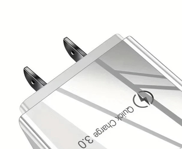 Hyper Charge Pro Charger – 4-Port Quick - For Android iPhone Fast Charging White