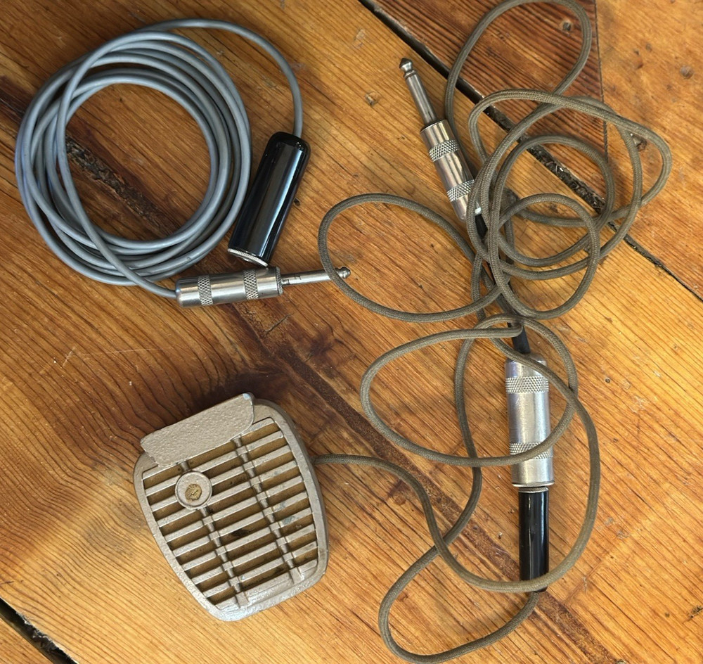 BELLE & HOWELL SPEAKER....CA.1940