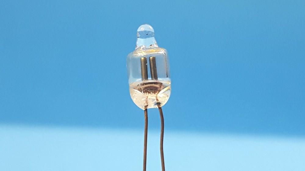 2 Pcs- Lamp Neon, HP, 2140-0047