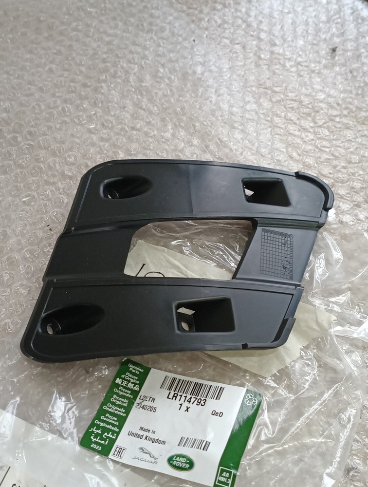 GENUINE RANGE ROVER EVOQUE 2019-2021 FRONT RIGHT SIDE BUMPER MOUNT GRILL BRACKET