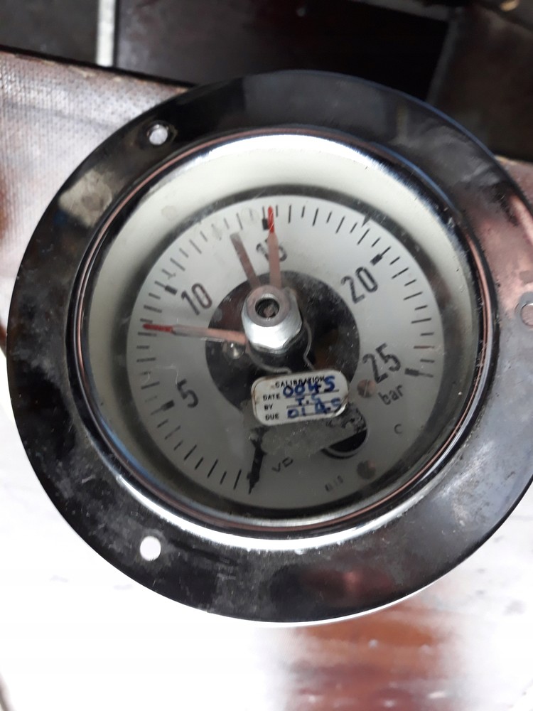 VDO 2.21 Pressure Gauge - Reliable Manometer