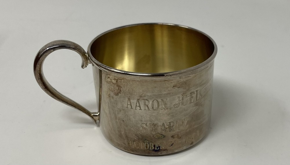 Vintage Oneida Silversmiths Baby Cup 2.5” Dia x 1.75” Engraving On One Side