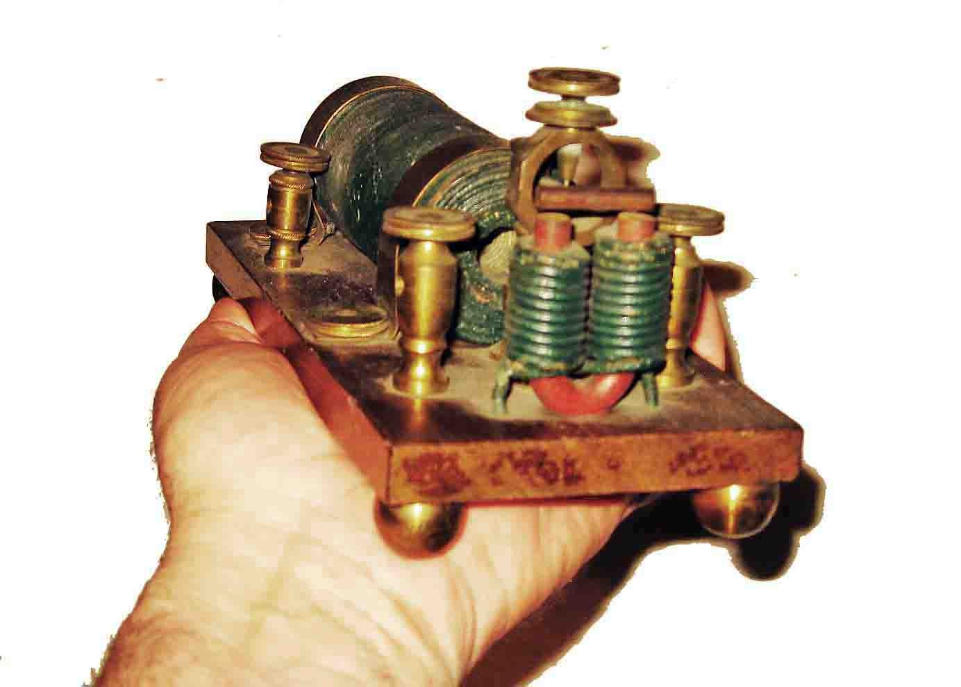 RARE c1845 DANIEL DAVIS Jr Boston QUACK MEDICAL ELECTRICAL COIL /BRASS BALL FEET