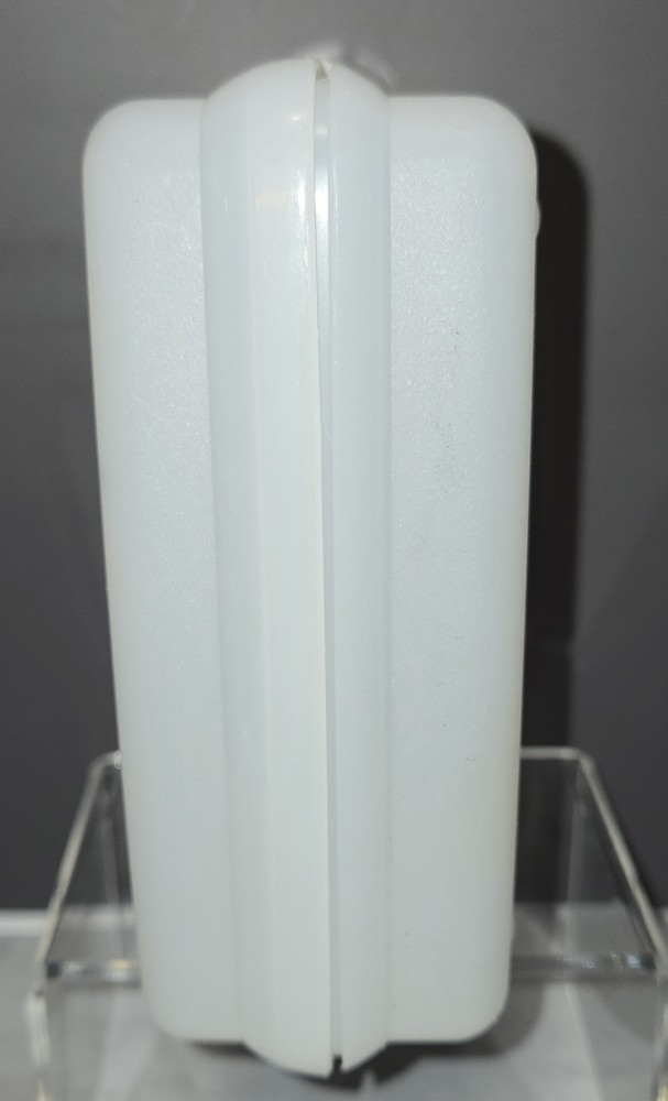 Tupperware Frozen Sandwich Keeper