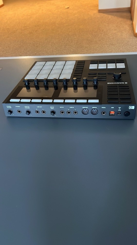 Native Instruments Maschine MK3 Sampler & Sequencer