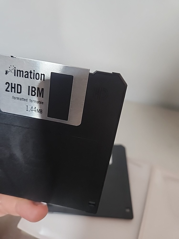 Imation 3.5" Floppy Disks Diskettes 2 Pack IBM Formatted 1.44MB 2HD