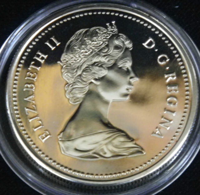 Canada 1976 Large Silver Specimen $1-Parliament