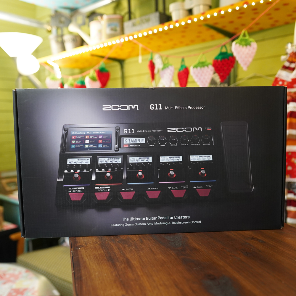 ZOOM G11 Guitar Multi Effects Processor Pedal Brand New