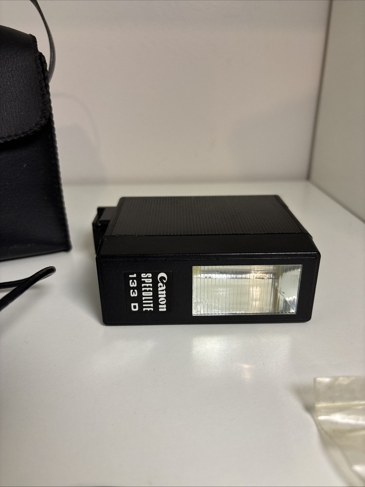 Canon 133D SpeedLite & Flash Auto Ring A2 W/Case