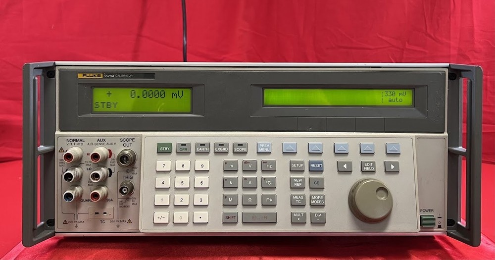 Fluke 5520A 7555201 Multi-Function Calibrator