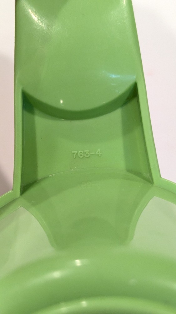 VTG 70s Tupperware Lime Green Replacement Measuring Cup Two Thirds 2/3rds