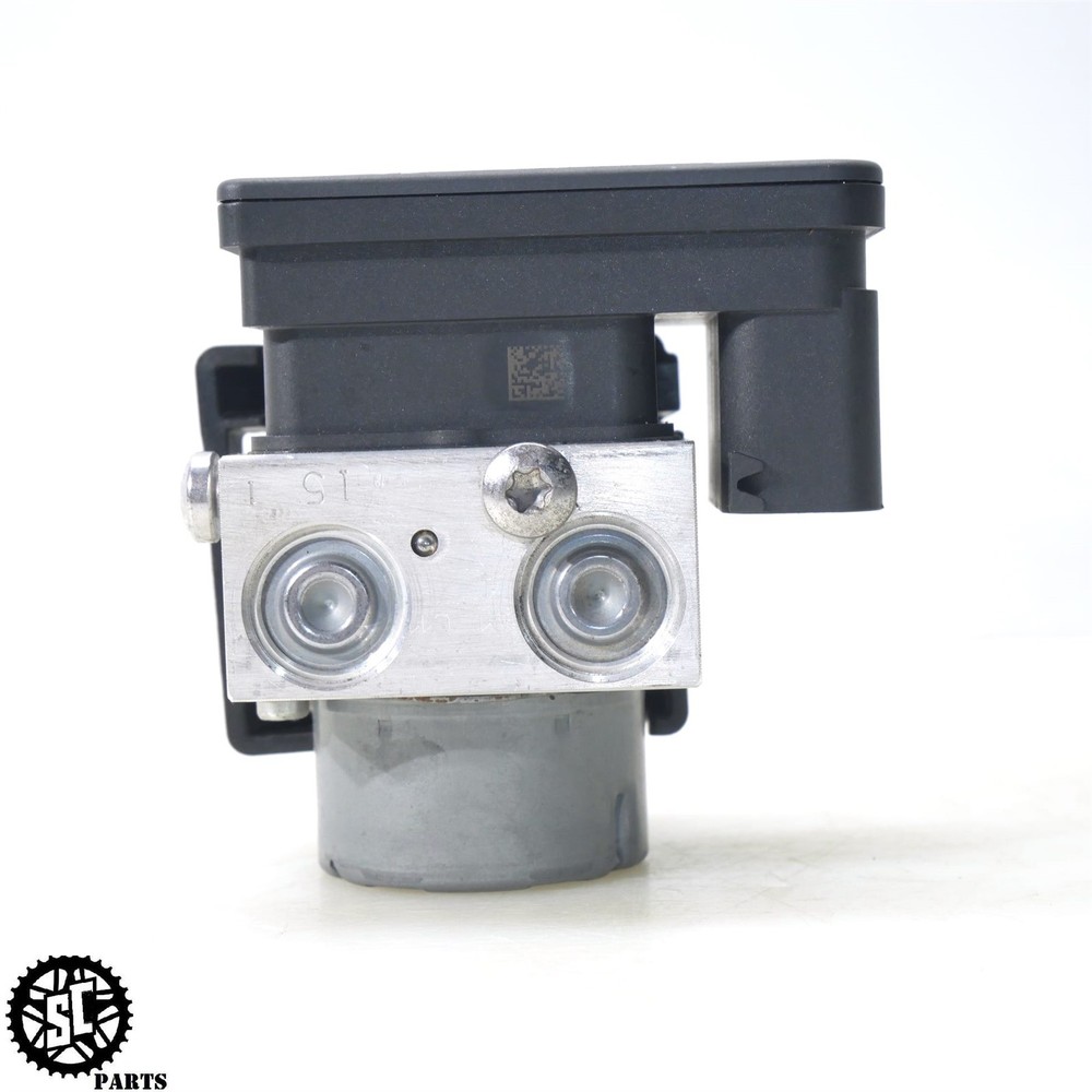 2018-2020 TRIUMPH STREET TRIPLE S ABS PUMP MODULE