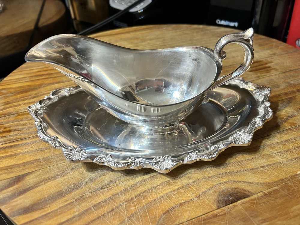 Leonard Silver Plate Gravy Boat With Attached Underplate