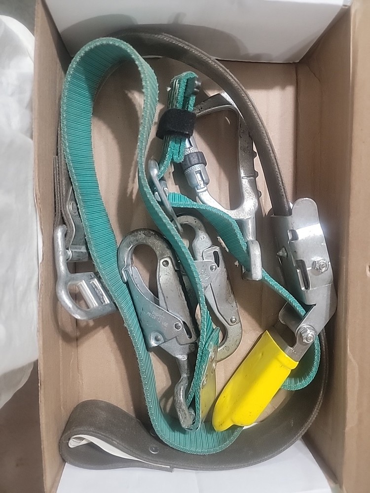 Buckingham 483D Bucksqueeze Lineman Fall Protection