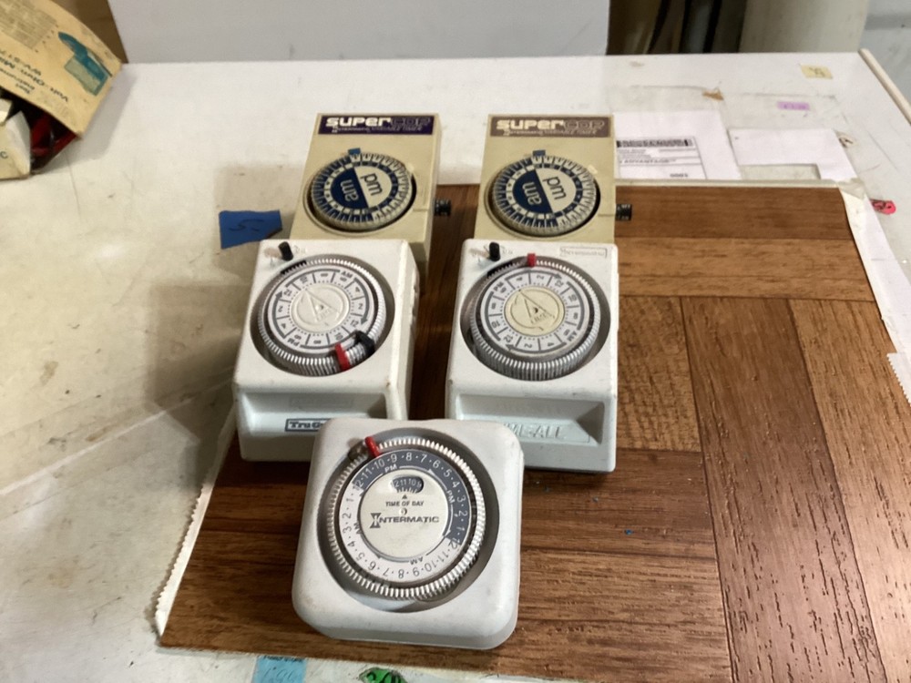 Vintage 5 Intermatic Super Cop 24 Hour Variable Automatic Timers Model D-711 vgc