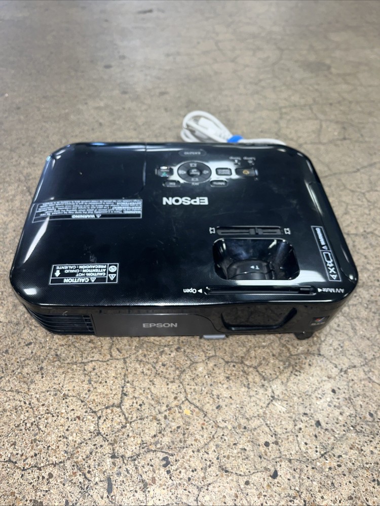 Epson EX5210 LCD Projector No Remote Tested and working