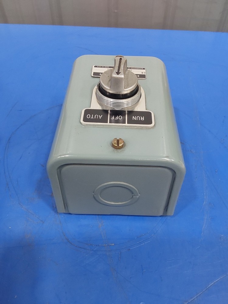 General Electric CR2940AA401E Pushbutton Station 2940AA401E