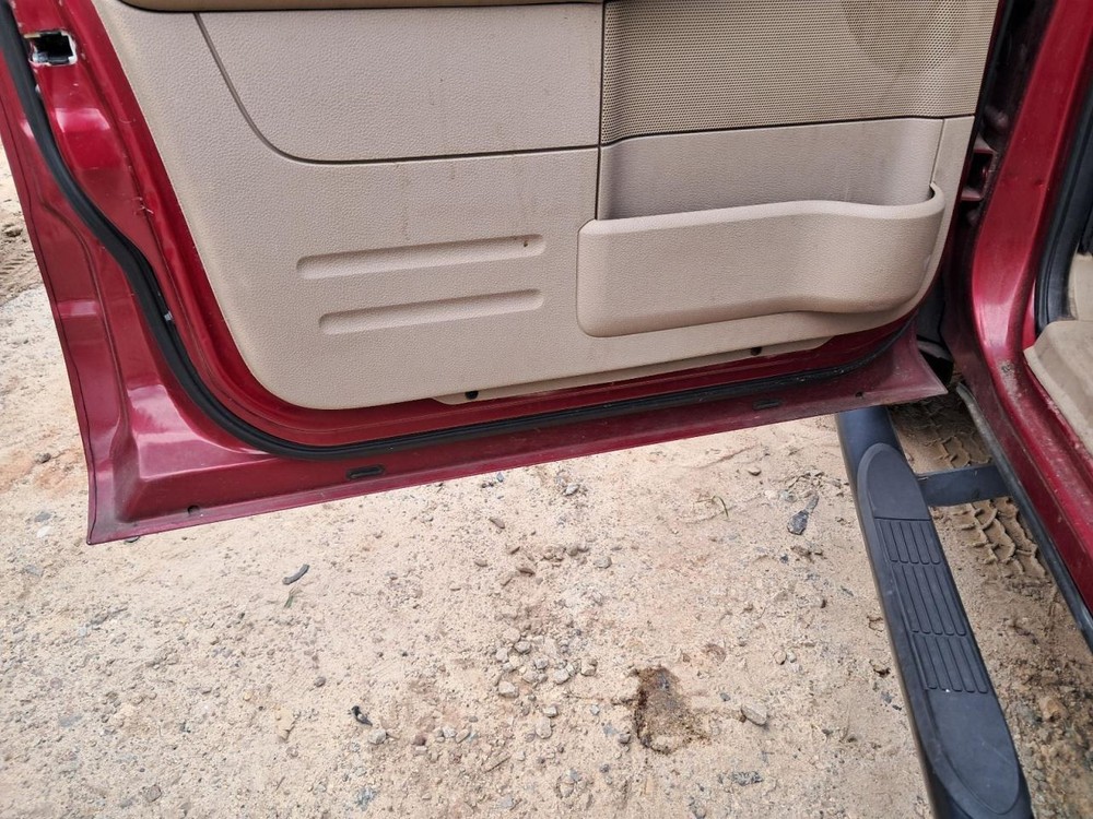 EXPLORER 2008 Glove Box 4758884