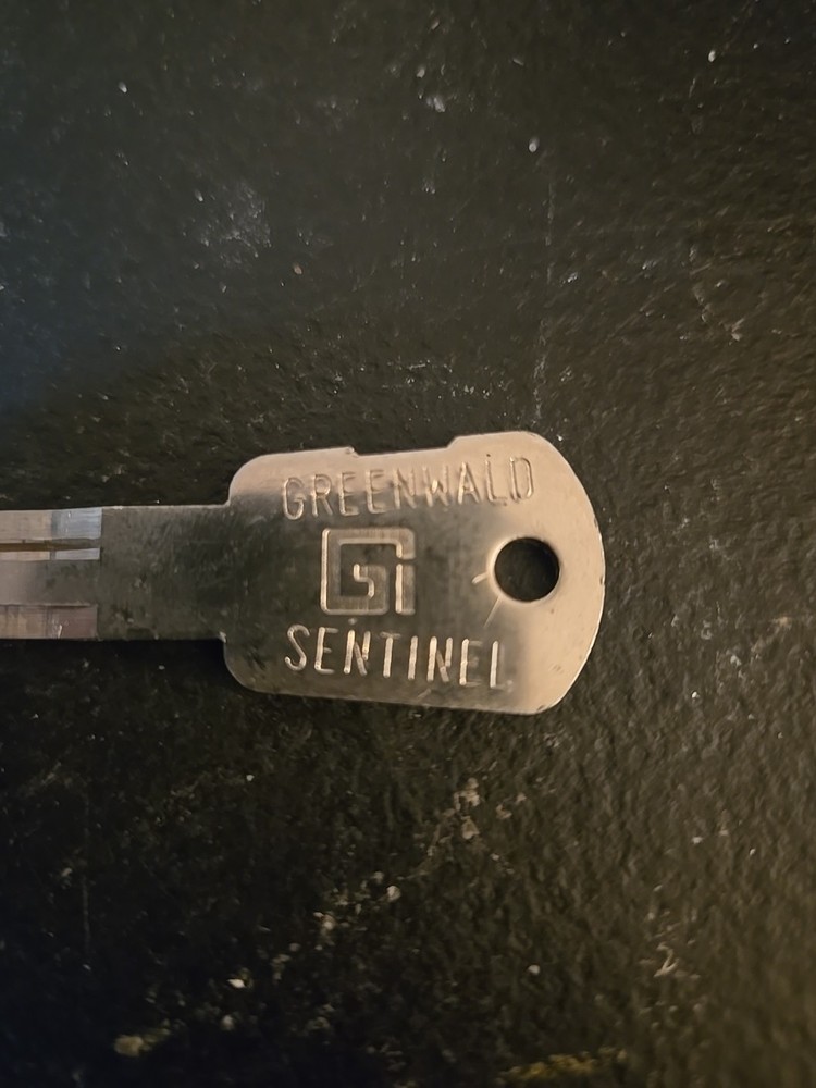 GREENWALD SENTINEL KEY CODED G1528 (3D5)