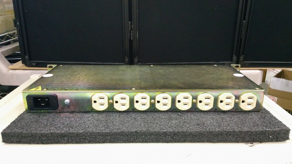 EATON T8S-A-CB-SF Basic Rack PDU