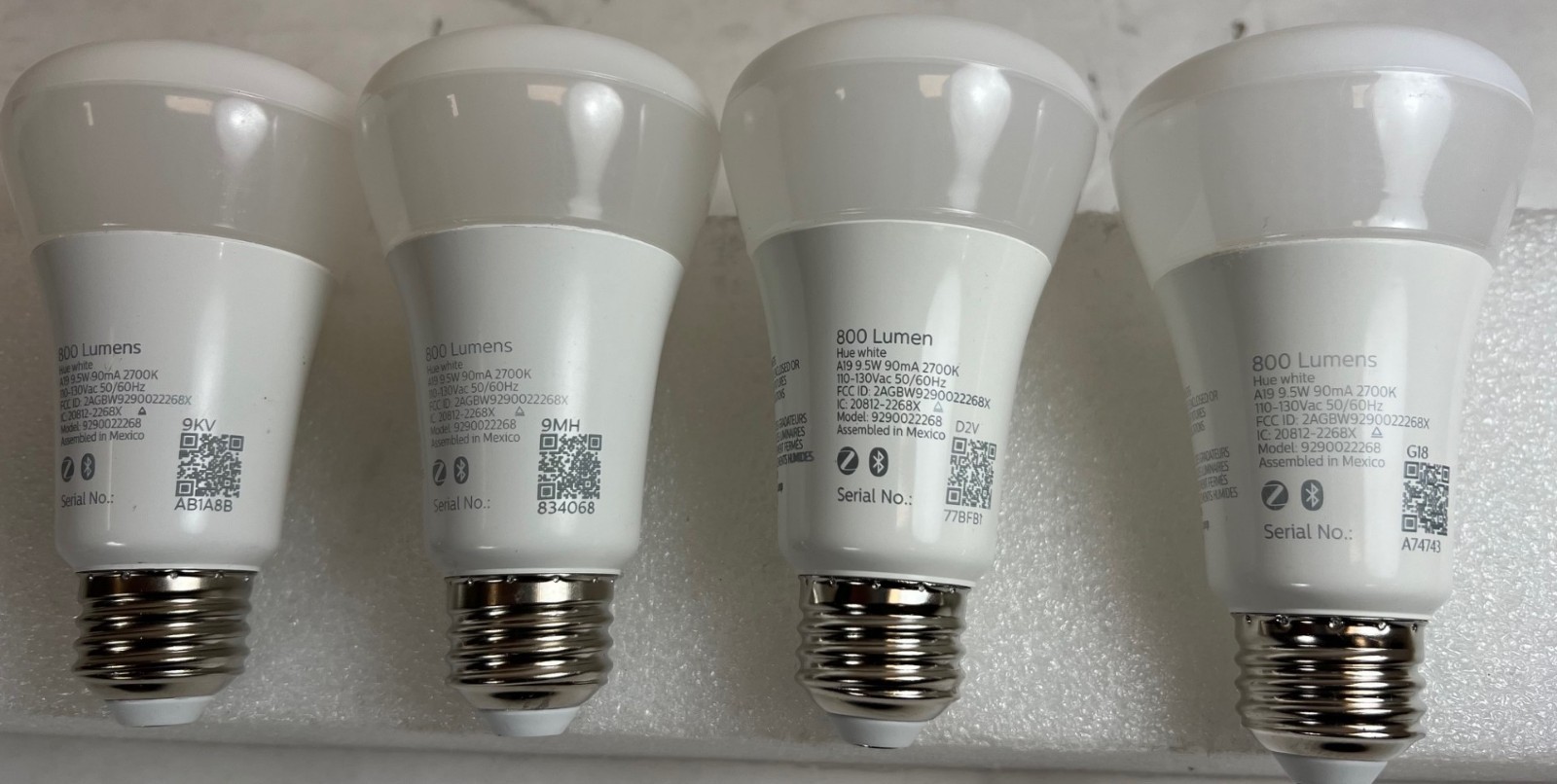 4x Philips Hue A19, 800 Lumen, 9.5W LED Bulbs 9290022268 -NO BOX- USED