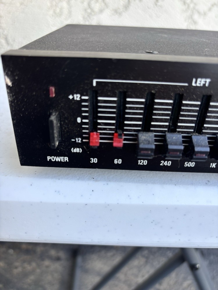 Dunnhill DE7200 Equalizer Spectrum Analyzer (Please read)