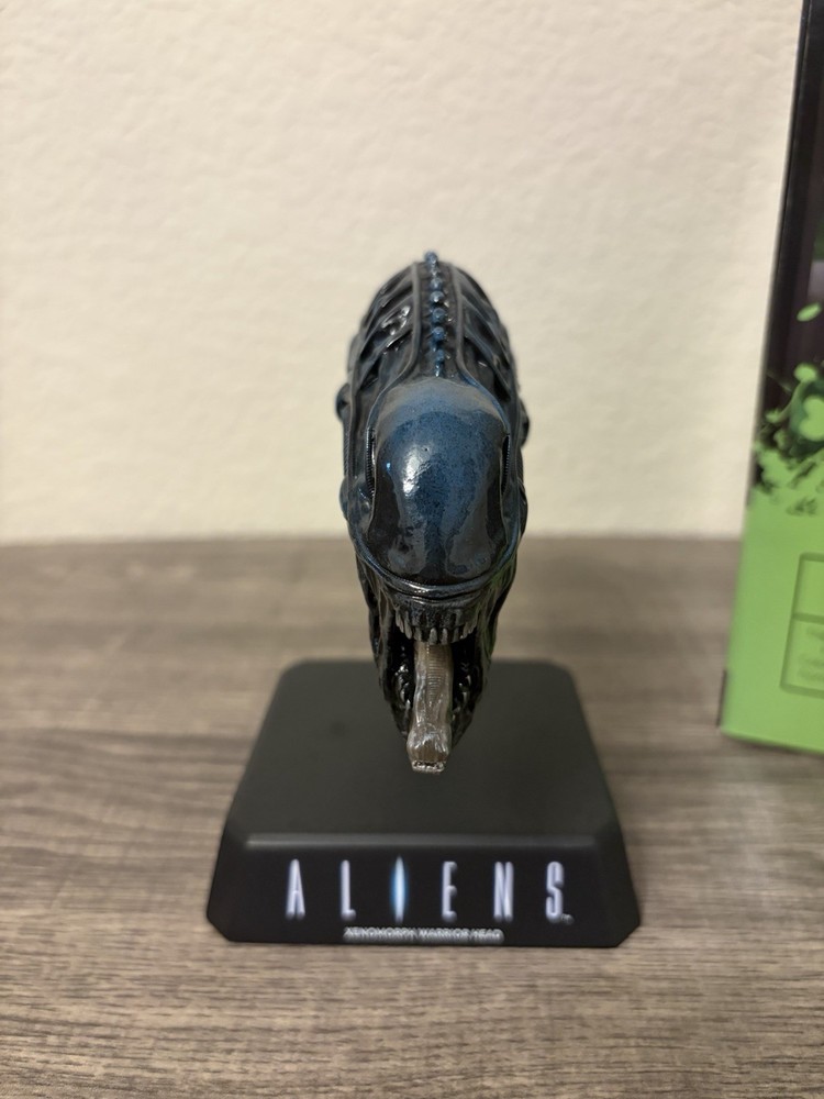 ALIEN XENOMORPH WARRIOR HEAD Figure With Stand