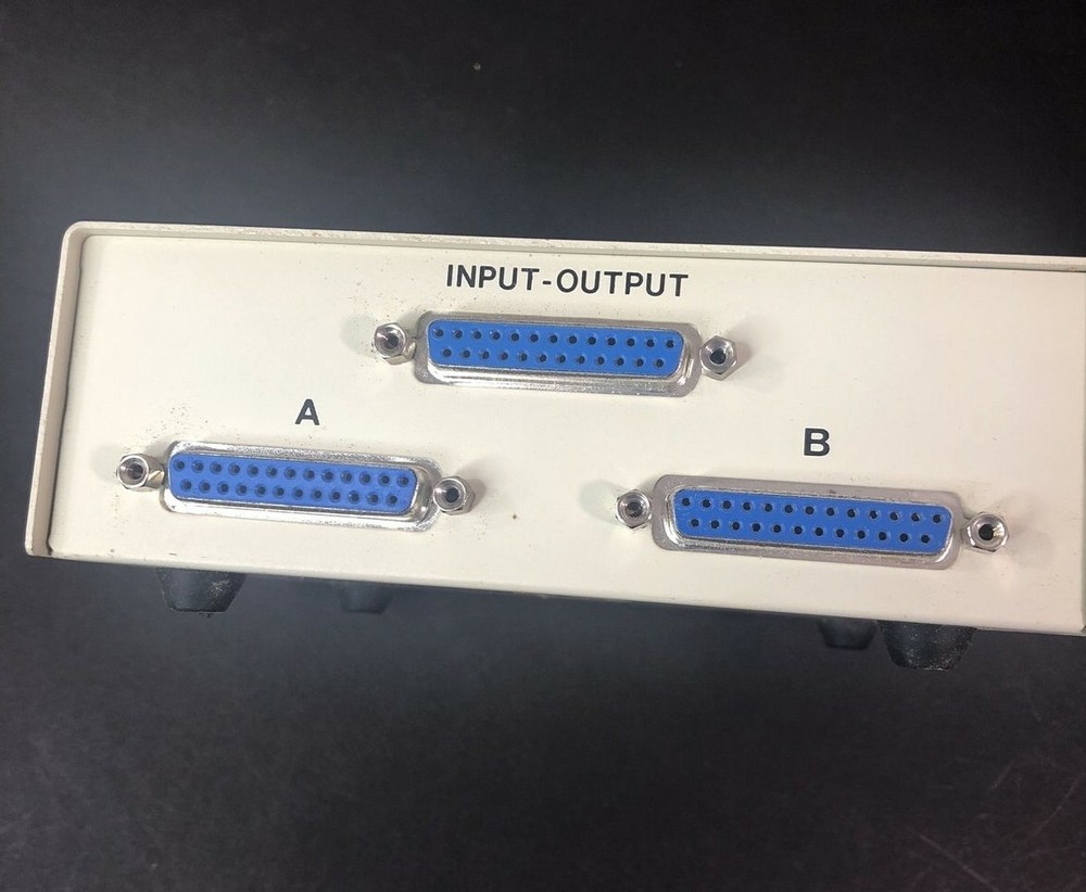 Vintage A B 2-Way Data Transfer Switch Box Multi Source Splitter Parallel 2 Way