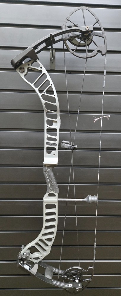 Prime Ronan 34 Gray Riser Black Limbs 29/70 NEW!