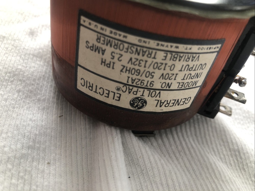 General Electric VOLT-PAC Variable Transformer Model 9T92A10 2.5 Amp