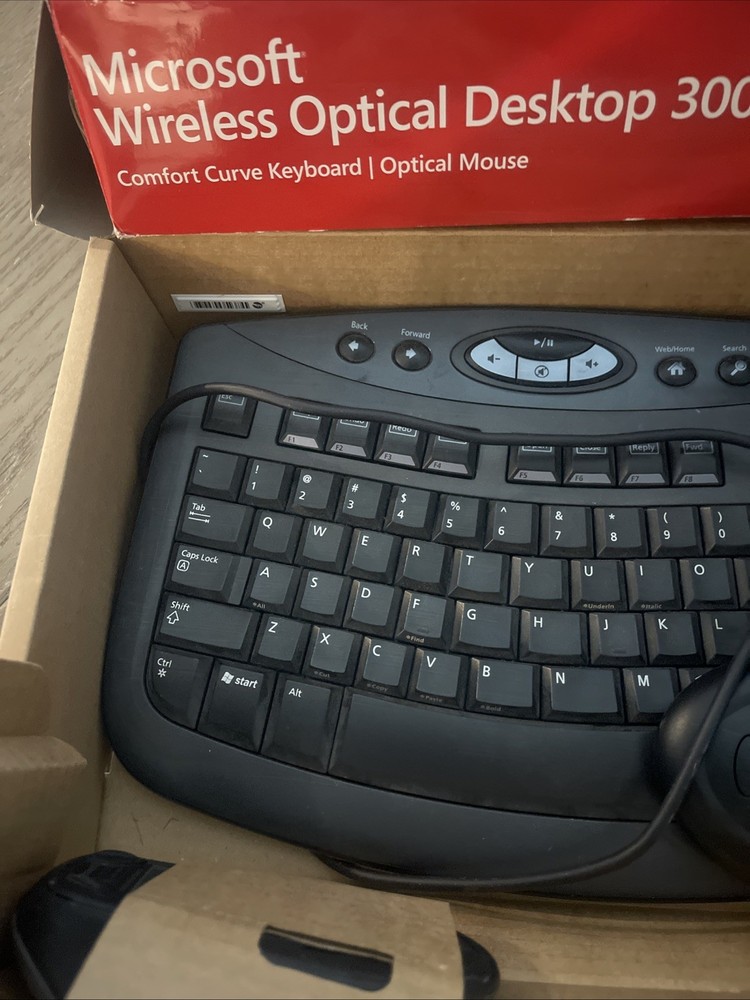 Microsoft Wireless optical Desktop 3000 Keyboard & Mouse Ergonomic combo