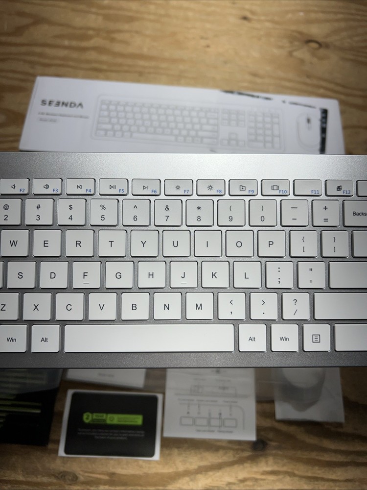 Seenda Multi-Device Wireless Keyboard And Mouse Combo SK38 *MISSING USB DONGLE*