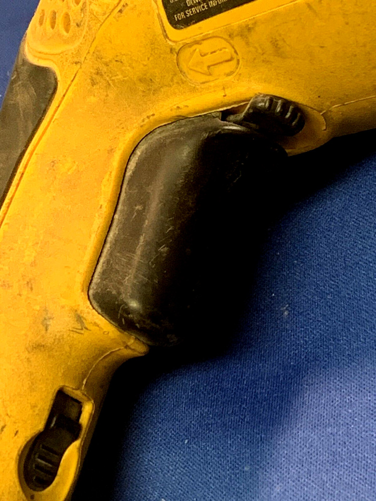 DEWALT DW266 6.5-Amp Variable-Speed Reversing Depth-Sensitive TEKS Screw-driver